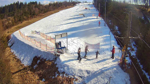 Skiareál Troják - Kamera u nástupu na vlek svah A - 3.3.2026 v 12:40 Skiareál Troják - Kamera u nástupu na vlek svah A - 3.3.2026 v 12:40