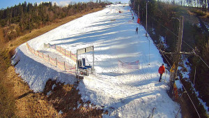 Skiareál Troják - Kamera u nástupu na vlek svah A - 3.3.2026 v 13:10 Skiareál Troják - Kamera u nástupu na vlek svah A - 3.3.2026 v 13:10