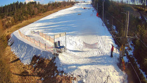 Skiareál Troják - Kamera u nástupu na vlek svah A - 3.3.2026 v 14:05 Skiareál Troják - Kamera u nástupu na vlek svah A - 3.3.2026 v 14:05