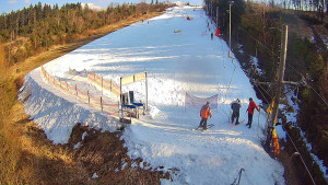 Skiareál Troják - Kamera u nástupu na vlek svah A - 3.3.2026 v 15:05 Skiareál Troják - Kamera u nástupu na vlek svah A - 3.3.2026 v 15:05