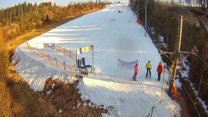 Skiareál Troják - Kamera u nástupu na vlek svah A - 3.3.2026 v 15:30 Skiareál Troják - Kamera u nástupu na vlek svah A - 3.3.2026 v 15:30