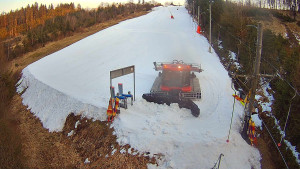 Skiareál Troják - Kamera u nástupu na vlek svah A - 3.3.2026 v 17:05 Skiareál Troják - Kamera u nástupu na vlek svah A - 3.3.2026 v 17:05