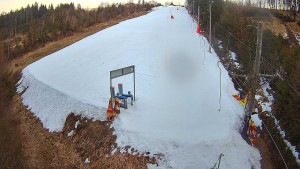 Skiareál Troják - Kamera u nástupu na vlek svah A - 3.3.2026 v 17:20 Skiareál Troják - Kamera u nástupu na vlek svah A - 3.3.2026 v 17:20