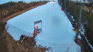 Skiareál Troják - Kamera u nástupu na vlek svah A - 3.3.2026 v 17:55