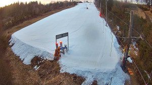 Skiareál Troják - Kamera u nástupu na vlek svah A - 10.3.2026 v 05:55