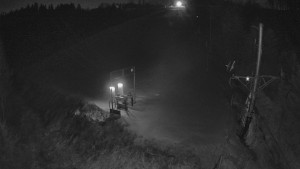 Skiareál Troják - Kamera u nástupu na vlek svah A - 13.3.2026 v 04:50