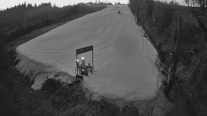 Skiareál Troják - Kamera u nástupu na vlek svah A - 13.3.2026 v 05:30