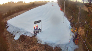 Skiareál Troják - Kamera u nástupu na vlek svah A - 13.3.2026 v 05:45