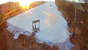 Skiareál Troják - Kamera u nástupu na vlek svah A - 13.3.2026 v 06:55