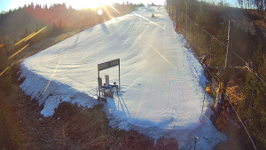 Skiareál Troják - Kamera u nástupu na vlek svah A - 13.3.2026 v 07:25