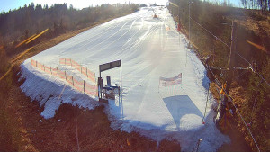 Skiareál Troják - Kamera u nástupu na vlek svah A - 13.3.2026 v 08:00