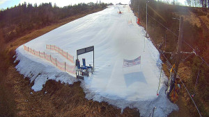 Skiareál Troják - Kamera u nástupu na vlek svah A - 13.3.2026 v 08:35