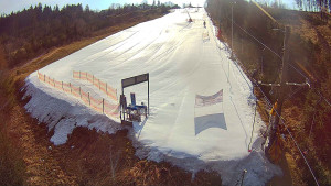Skiareál Troják - Kamera u nástupu na vlek svah A - 13.3.2026 v 08:55