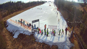 Skiareál Troják - Kamera u nástupu na vlek svah A - 13.3.2026 v 09:40