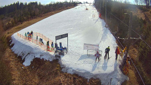 Skiareál Troják - Kamera u nástupu na vlek svah A - 13.3.2026 v 09:50