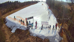 Skiareál Troják - Kamera u nástupu na vlek svah A - 13.3.2026 v 10:00