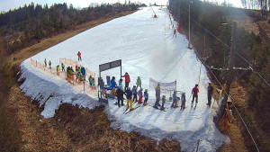 Skiareál Troják - Kamera u nástupu na vlek svah A - 13.3.2026 v 10:10