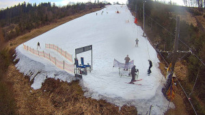 Skiareál Troják - Kamera u nástupu na vlek svah A - 13.3.2026 v 10:45