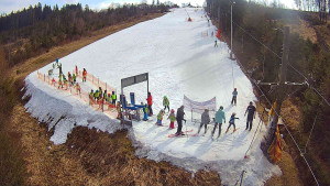 Skiareál Troják - Kamera u nástupu na vlek svah A - 13.3.2026 v 10:55