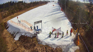 Skiareál Troják - Kamera u nástupu na vlek svah A - 13.3.2026 v 11:35