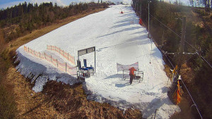 Skiareál Troják - Kamera u nástupu na vlek svah A - 13.3.2026 v 11:55