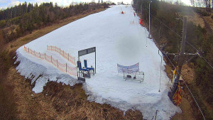 Skiareál Troják - Kamera u nástupu na vlek svah A - 13.3.2026 v 12:00
