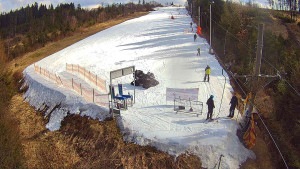 Skiareál Troják - Kamera u nástupu na vlek svah A - 13.3.2026 v 13:25