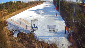 Skiareál Troják - Kamera u nástupu na vlek svah A - 13.3.2026 v 14:15