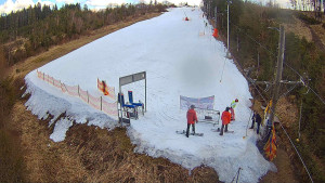 Skiareál Troják - Kamera u nástupu na vlek svah A - 13.3.2026 v 15:40