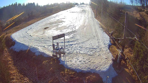 Skiareál Troják - Kamera u nástupu na vlek svah A - 19.3.2026 v 07:55