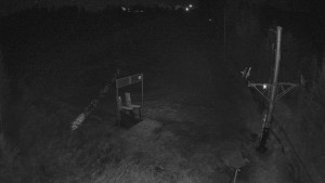 Skiareál Troják - Kamera u nástupu na vlek svah A - 25.3.2026 v 01:55