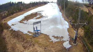 Skiareál Troják - Kamera u nástupu na vlek svah A - 25.3.2026 v 08:55