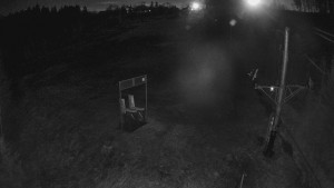 Skiareál Troják - Kamera u nástupu na vlek svah A - 5.4.2026 v 00:15