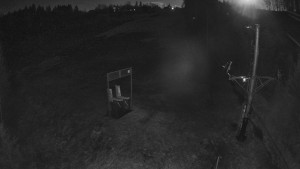 Skiareál Troják - Kamera u nástupu na vlek svah A - 5.4.2026 v 00:45