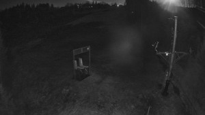 Skiareál Troják - Kamera u nástupu na vlek svah A - 5.4.2026 v 00:50