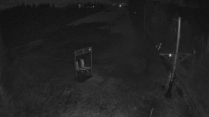 Skiareál Troják - Kamera u nástupu na vlek svah A - 5.4.2026 v 01:40