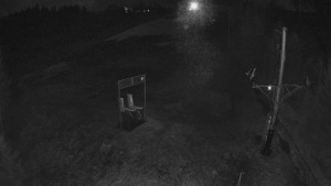 Skiareál Troják - Kamera u nástupu na vlek svah A - 5.4.2026 v 02:10