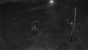 Skiareál Troják - Kamera u nástupu na vlek svah A - 5.4.2026 v 02:25