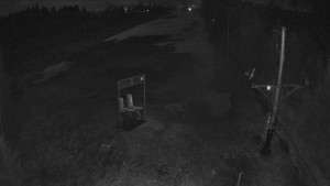 Skiareál Troják - Kamera u nástupu na vlek svah A - 5.4.2026 v 02:45
