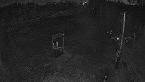 Skiareál Troják - Kamera u nástupu na vlek svah A - 5.4.2026 v 03:25