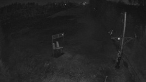 Skiareál Troják - Kamera u nástupu na vlek svah A - 5.4.2026 v 04:25