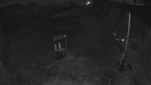 Skiareál Troják - Kamera u nástupu na vlek svah A - 5.4.2026 v 04:35