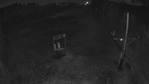 Skiareál Troják - Kamera u nástupu na vlek svah A - 5.4.2026 v 04:50