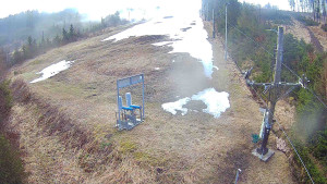 Skiareál Troják - Kamera u nástupu na vlek svah A - 5.4.2026 v 07:00