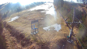 Skiareál Troják - Kamera u nástupu na vlek svah A - 5.4.2026 v 08:05
