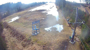 Skiareál Troják - Kamera u nástupu na vlek svah A - 5.4.2026 v 08:25