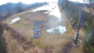 Skiareál Troják - Kamera u nástupu na vlek svah A - 5.4.2026 v 08:35