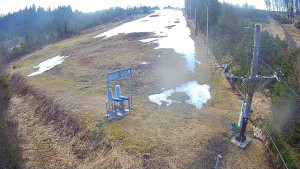 Skiareál Troják - Kamera u nástupu na vlek svah A - 5.4.2026 v 08:45