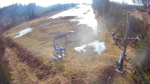Skiareál Troják - Kamera u nástupu na vlek svah A - 5.4.2026 v 08:55