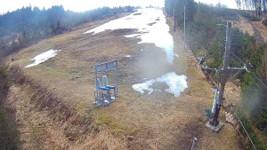 Skiareál Troják - Kamera u nástupu na vlek svah A - 5.4.2026 v 09:00